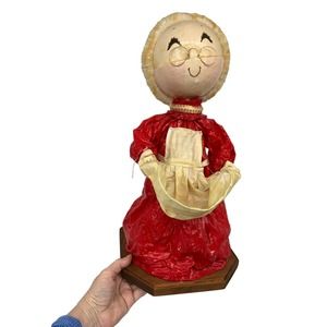 Mrs Clause Papier Manche Handmade Figure